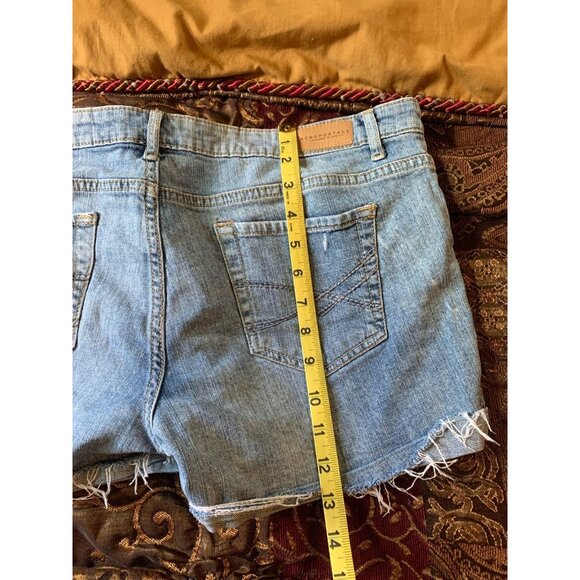 Shorts - Picture 4 of 7